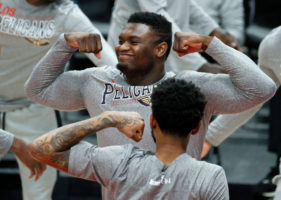 Zion Williamson activa el modo destructor ante Philadelphia