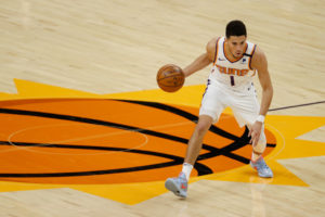 Devin Booker acaba con los Bulls con 45 puntos