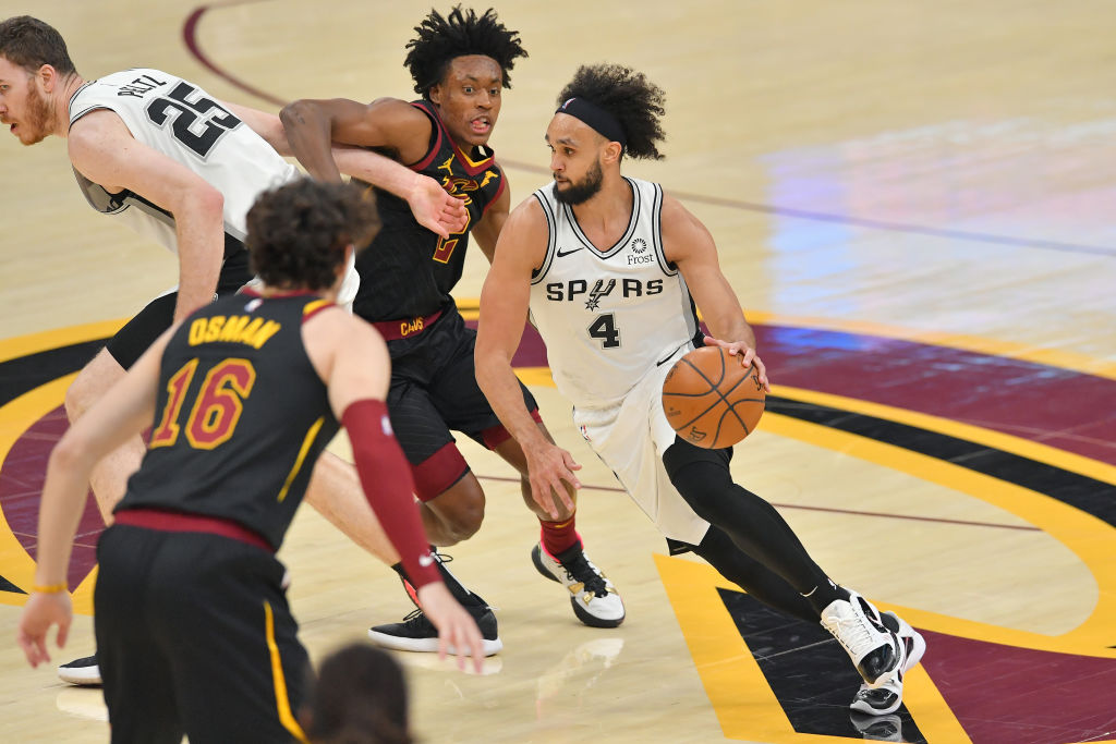 Los Spurs creen que Derrick White no volverá a jugar esta temporada