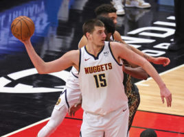 Enorme Jokic: 47 puntos para acabar con Memphis tras dos prórrogas