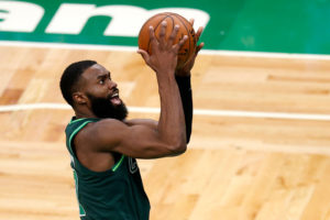 Los Knicks ceden en su visita a Boston con 32 puntos de Jaylen Brown
