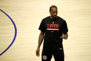 Kawhi Leonard, inclinado a seguir en los Clippers