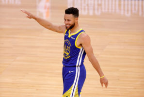 Stephen Curry anota 33 puntos para regresar al 50% de victorias/derrotas