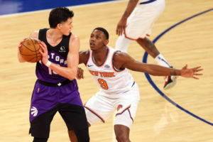 Yuta Watanabe se gana un hueco en los Raptors