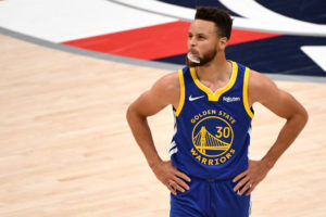 Julius Randle y Stephen Curry, nombrados Jugadores del Mes