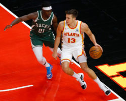 Atlanta remonta y gana a Milwaukee con 32 puntos de Bogdanovic