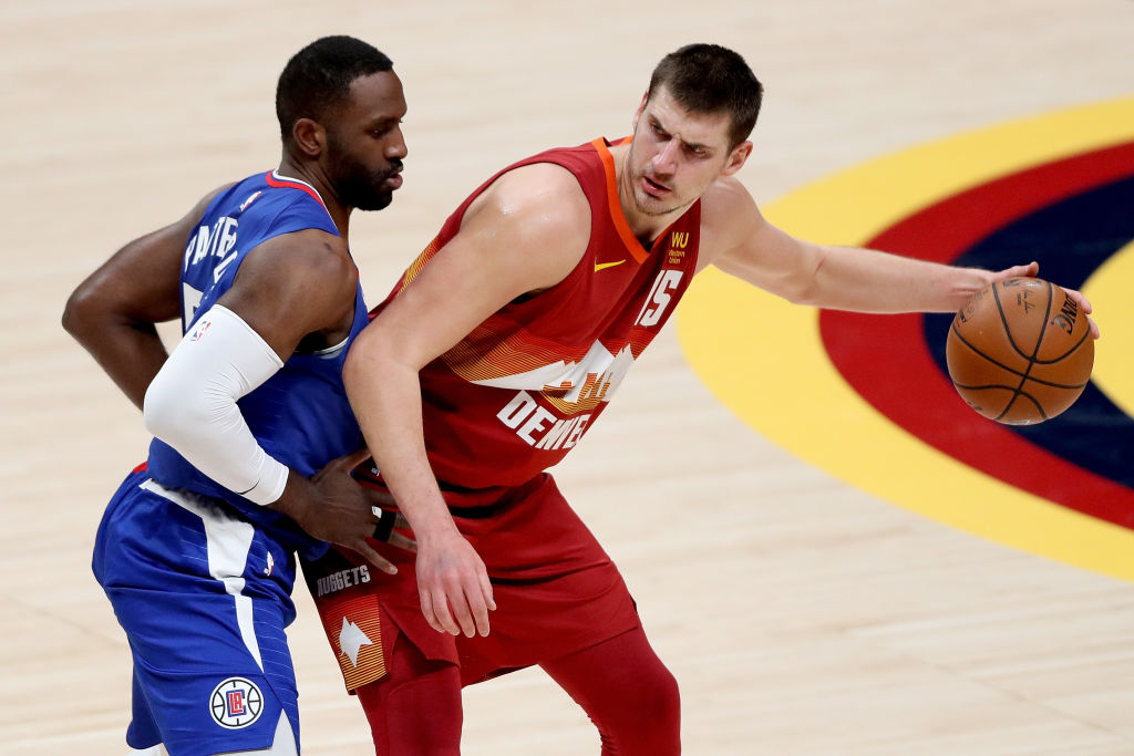Clippers y Nuggets mantienen el pulso por la tercera plaza del Oeste