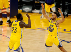 La locura Curry continúa: 49 puntos en 29 minutos y paliza a OKC