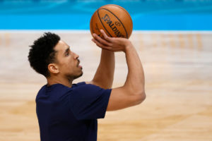 Malcolm Brogdon vuelve a las pistas con restricciones en su juego