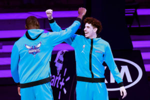 Buen regreso de LaMelo y victoria de Charlotte