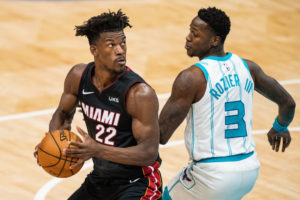 El Heat asciende a la sexta plaza con su victoria en Charlotte