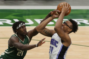 Jrue Holiday se ve en la discusión para el premio al mejor defensor