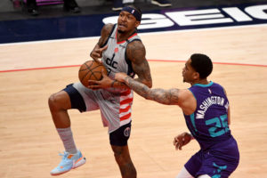 Bradley Beal forzará para estar en el play-in ante Boston