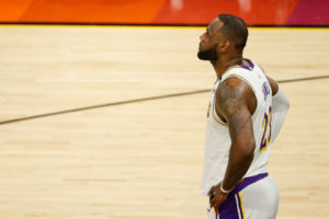 La NBA da explicaciones por no haber suspendido a LeBron James