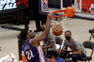 El Big Two no puede con el Big Three: 3-0 para los 76ers con un Embiid sideral