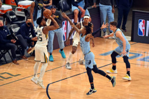 Donovan Mitchell ve vital imponerse a los Grizzlies en "la batalla mental"