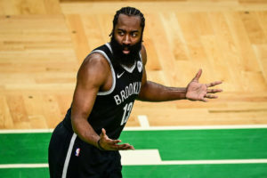 James Harden intentará disputar el quinto partido contra Milwaukee