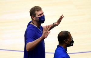 Dirk Nowitzki regresa a los Mavericks como asesor