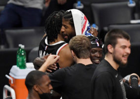 Los Clippers alcanzan las finales del Oeste por primera vez en su historia