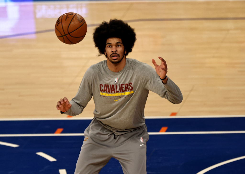 Los Charlotte Hornets muestran interés por incorporar a Jarrett Allen
