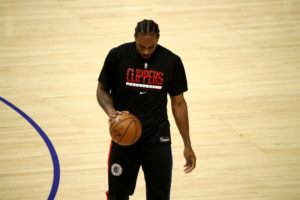 Lesiones y oscurantismo en Kawhi Leonard, la historia se repite