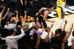 Phoenix destroza a unos Lakers sin Anthony Davis y se pone 3-2 arriba