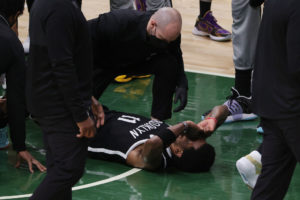 Un esguince de tobillo deja sin quinto partido a Kyrie Irving