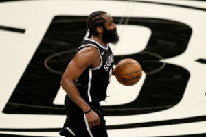 Harden jugó ante Milwaukee con una distensión de grado 2
