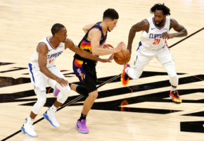 Booker se acuerda de Chris Paul tras la victoria: "Queríamos hacerlo por él"