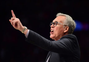 Mike D'Antoni deja su puesto de asistente en Nets para ser entrenador jefe
