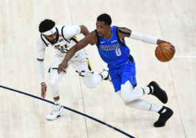 Los Mavericks y los Knicks podrían pujar por Mike Conley