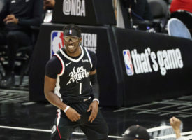 Un emocionado Reggie Jackson agradece su año en los Clippers