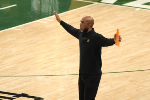 Monty Williams en el vestuario de los Bucks: "Me habéis hecho mejor"