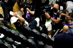 Giannis Antetokounmpo sufrió problemas de deshidratación durante las Finales