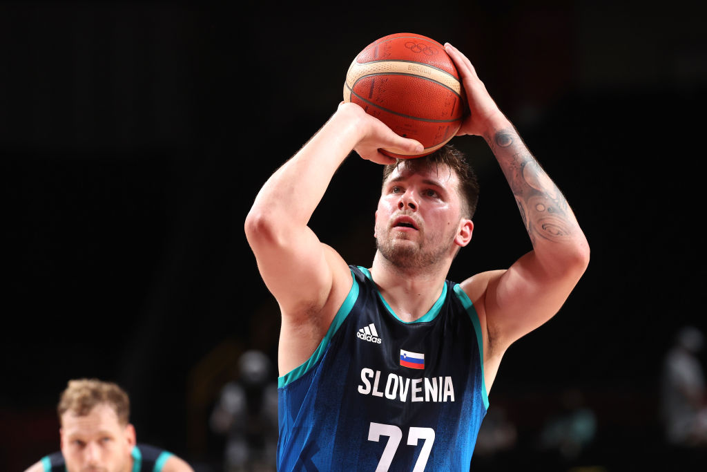 Debut sublime de Doncic en los Juegos: 48 puntos y victoria ante Argentina
