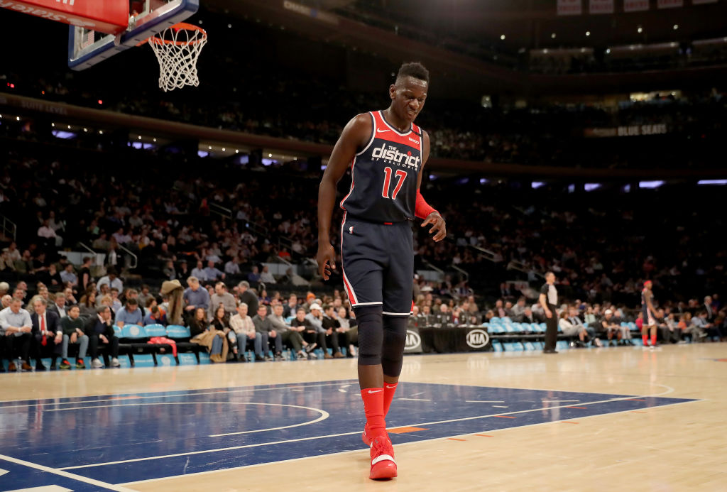 Los Raptors incorporan a Isaac Bonga