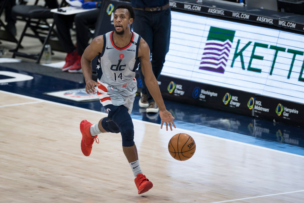 Ish Smith llega a Charlotte Hornets