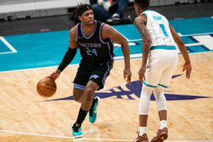 Los New Orleans Pelicans negocian por Buddy Hield