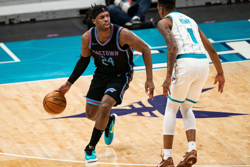 Los New Orleans Pelicans negocian por Buddy Hield