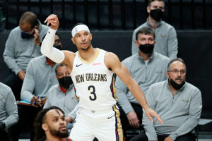 Solo 12 millones del nuevo contrato de Josh Hart están garantizados
