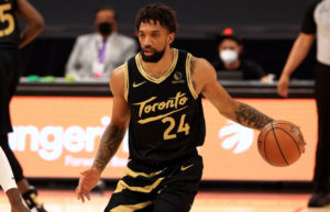 Khem Birch seguirá en Toronto Raptors por 3 años y 20 millones