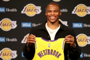 Westbrook espera hacer más fácil el juego de LeBron