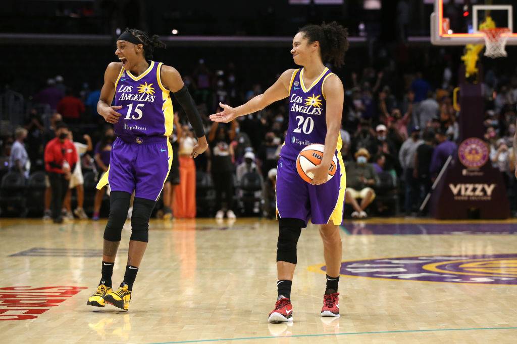 Los Mavericks contratan a Kristi Toliver como entrenadora asistente