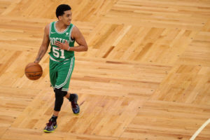 Tremont Waters realizará el training camp con Milwaukee Bucks