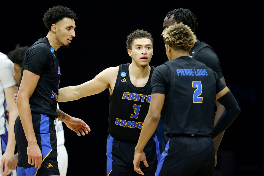 Los Mavs incorporan a JaQuori McLaughin mediante un contrato dual