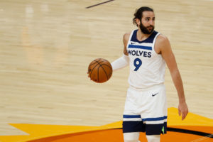 Ricky Rubio asume el papel de líder y mentor en Cleveland