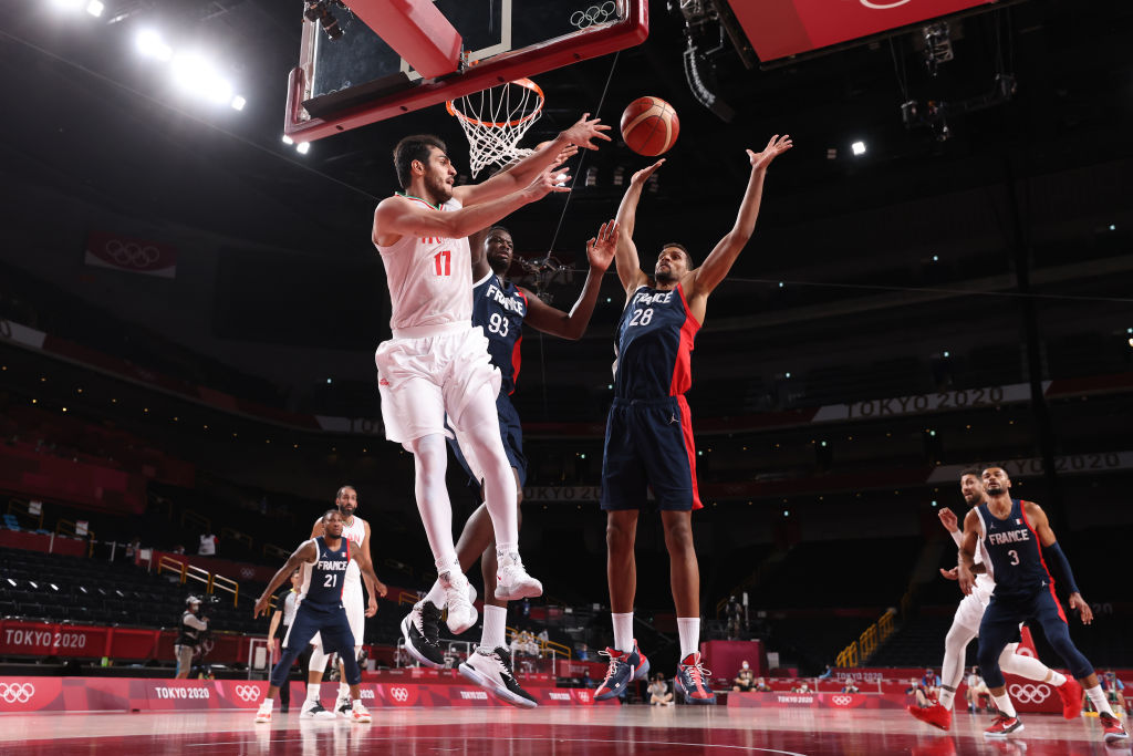Denver firma un 'two-way contract' a Petr Cornelie