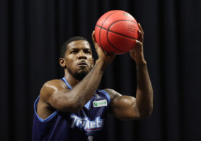 Joe Johnson no da por terminada su etapa en la NBA