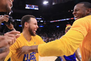 Iguodala señala el verdadero cambio generacional que supone Curry
