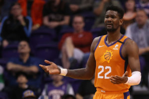 DeAndre Ayton empieza a perder la paciencia con su renovación